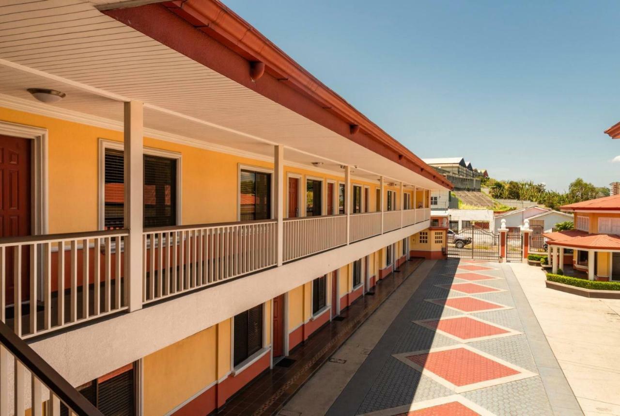 سان هوزيه Prado Inn & Suites المظهر الخارجي الصورة