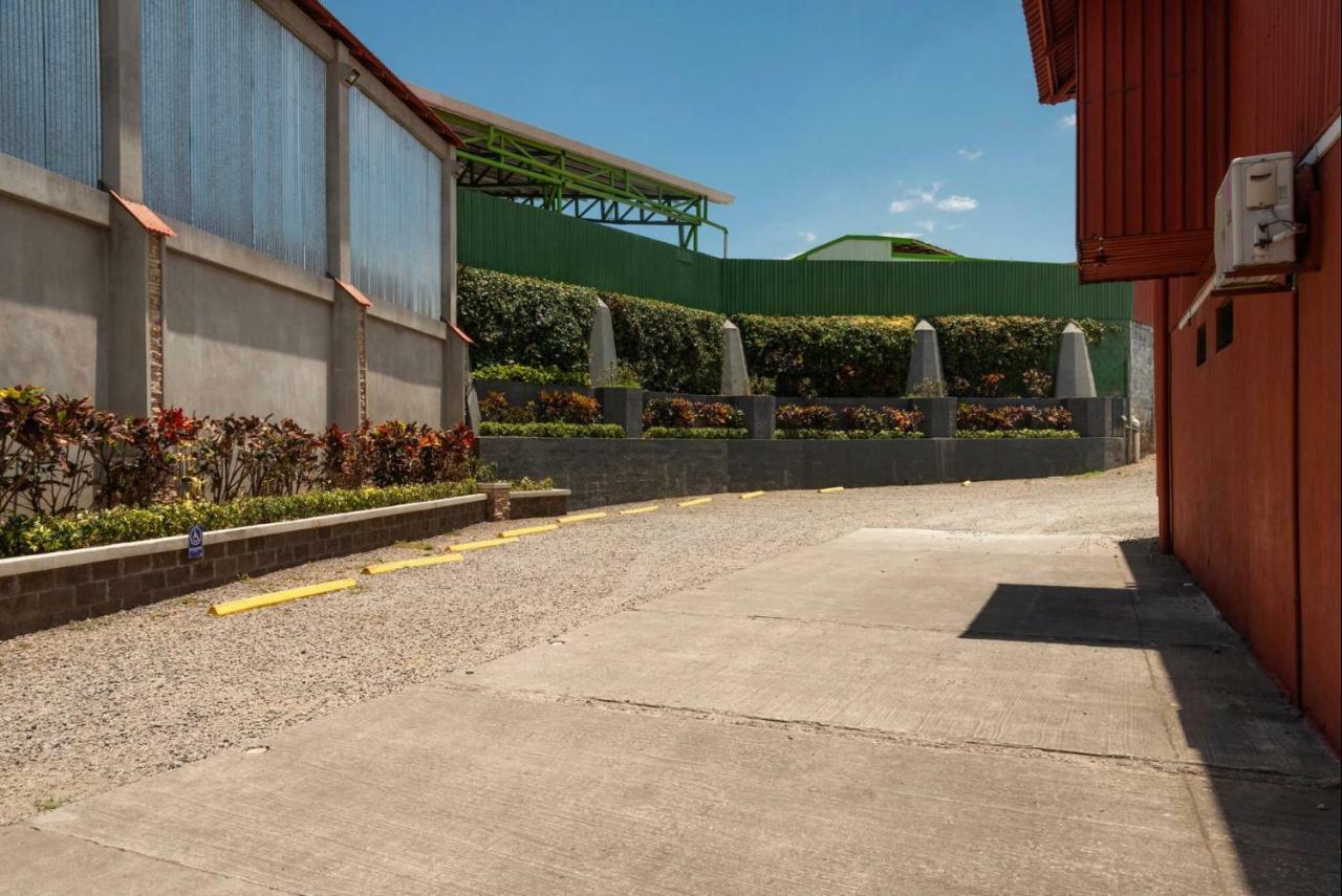 سان هوزيه Prado Inn & Suites المظهر الخارجي الصورة